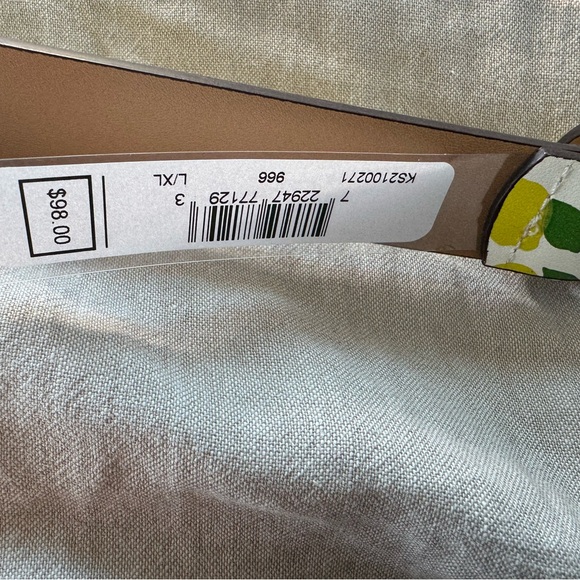 Lot. New cosmetic bags and brand new Kate Spade bag belt. - Picture 9 of 10